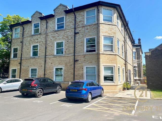 Flat for sale in Calderstones