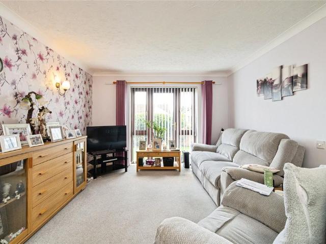 Flat for sale in Hopton-on-Sea, Stokesby