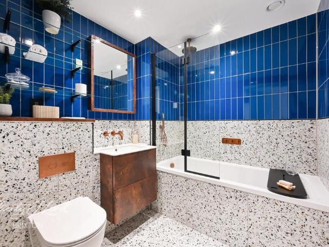 Flat for sale in Clapham Junction, Greater London