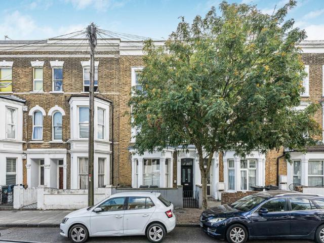 Flat for sale in Homerton, Greater London