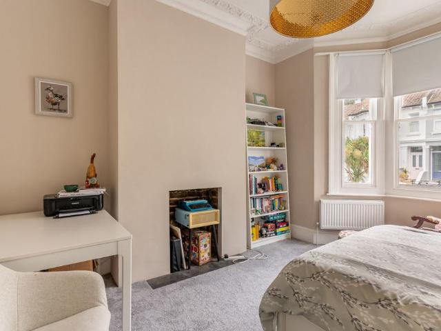 Flat for sale in Round Hill, Brighton & Hove