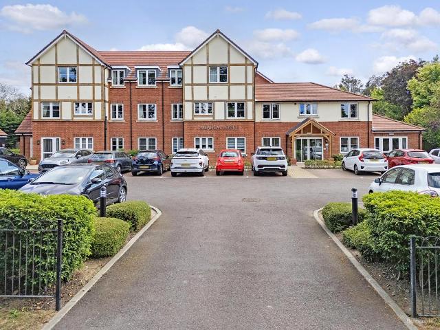 Flat for sale in Little Burstead, Billericay