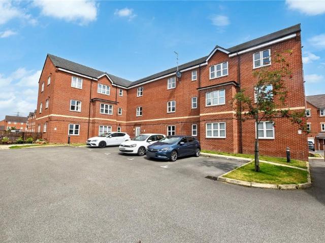 Flat for sale in Thorpe, West Yorkshire