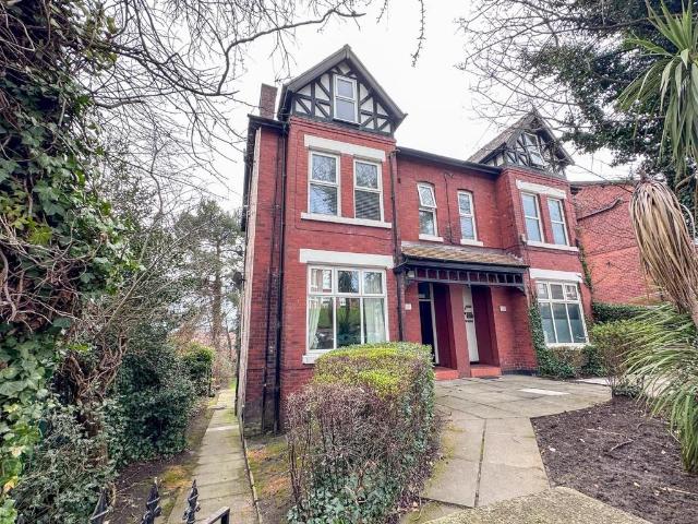Flat for sale in Cheadle, Greater Manchester