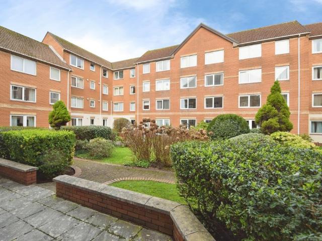 Flat for sale in Mount Pleasant, Swansea