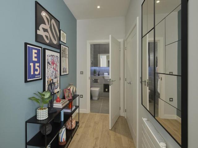 Flat for sale in E15, London