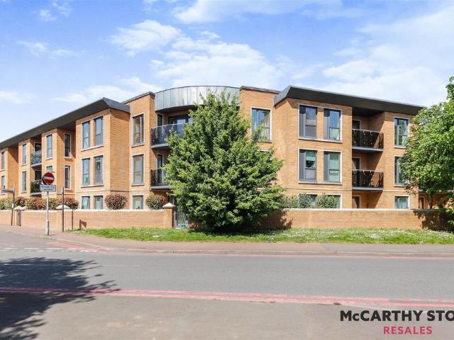 Flat for sale in Shirley, West Midlands