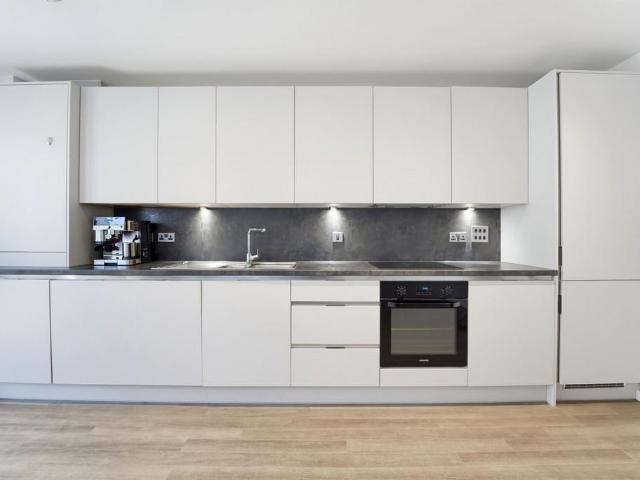 Flat for sale in London Borough of Hounslow, Greater London