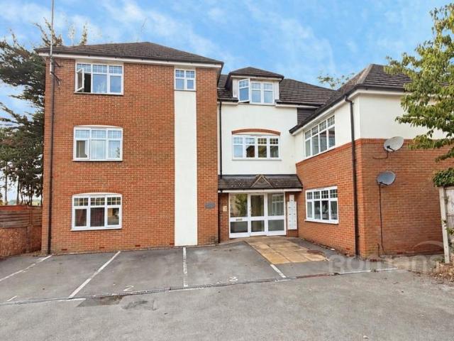 Flat for sale in Cargate, Rushmoor