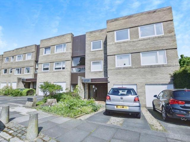 Flat for sale in Jesmond, Tyne And Wear