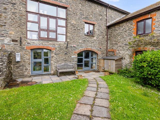 Flat for sale in Strode, Devon