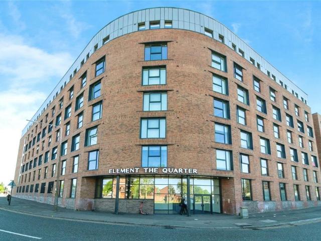 Flat for sale in Calderstones