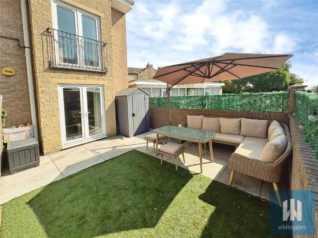 Flat for sale in London Park, Heckmondwike