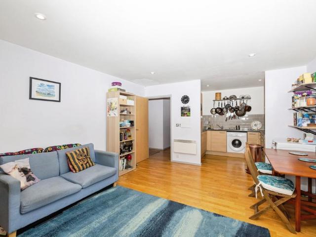Flat for sale in Ratcliffe, Shadwell