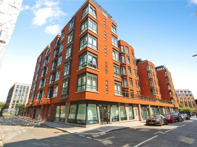 Flat for sale in Calderstones