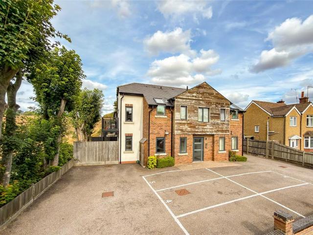 Flat for sale in Roundwood, Five Acres