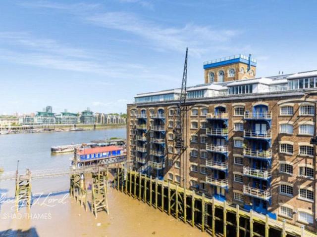 Flat for sale in Bermondsey, Greater London