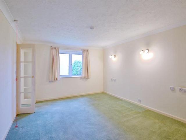 Flat for sale in North Shoebury, Alton Barnes