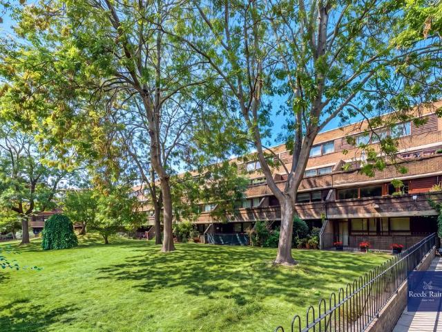 Flat for sale in Greater London