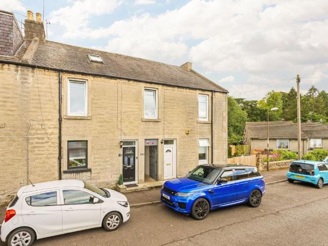 Flat for sale in Uphall