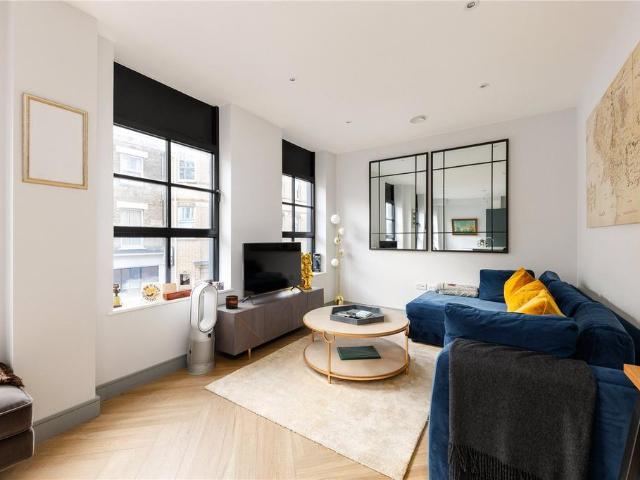 Flat for sale in Hammersmith, Greater London