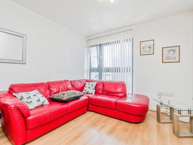 Flat for sale in Crockherbtown, Falcon Lodge