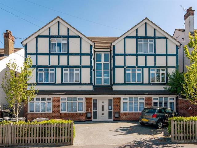 Flat for sale in London Borough of Croydon, Purley