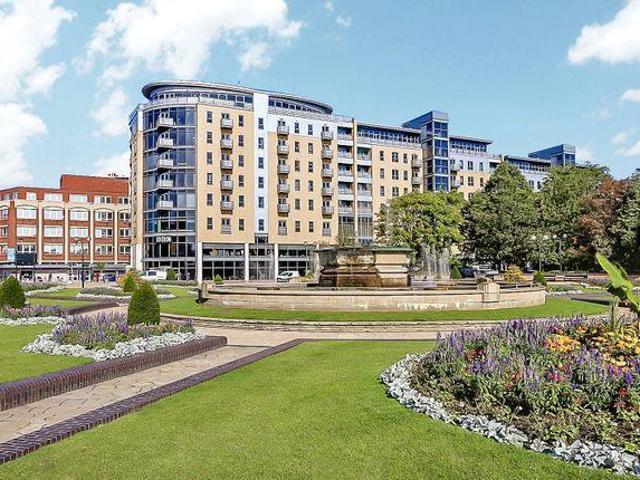 Flat for sale in Old Town, Hull