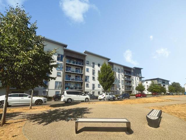 Flat for sale in Fishery, Maidenhead