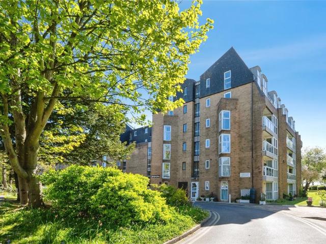 Flat for sale in Folkestone