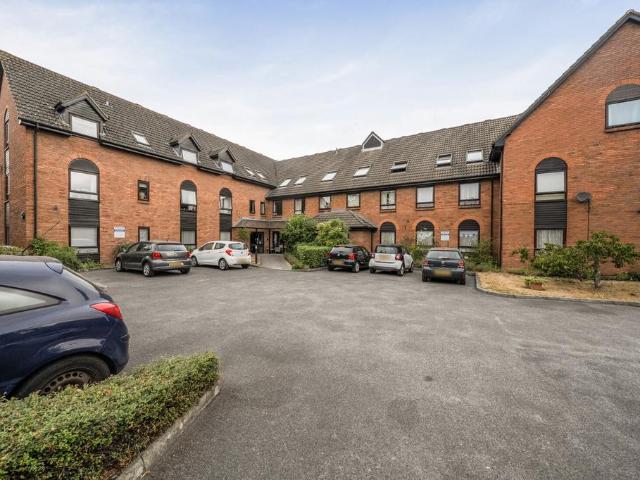 Flat for sale in Enborne, West Berkshire