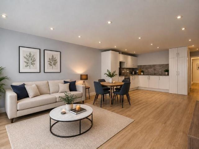Flat for sale in Kingsdown, Feckenham