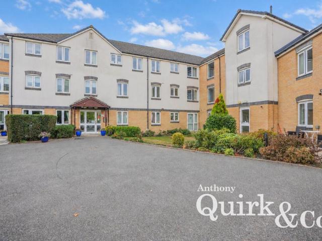 Flat for sale in Bread and Cheese Hill, Castle Point