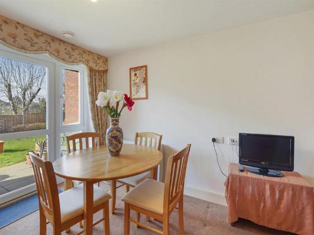 Flat for sale in Romford, Collier Row