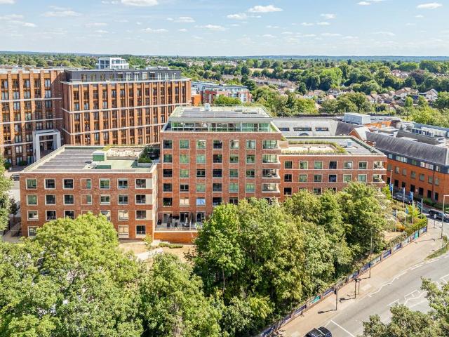 Flat for sale in St Albans, Five Acres