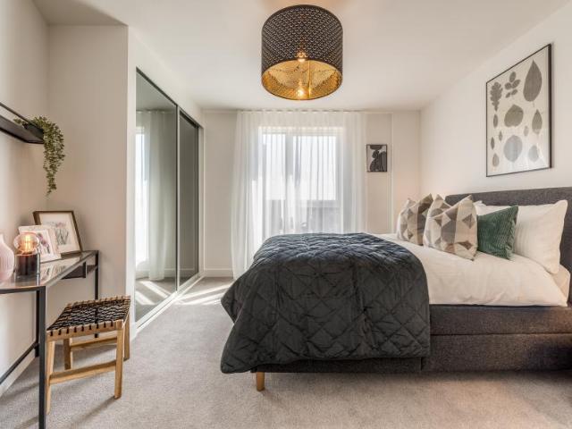 Flat for sale in London Borough of Hounslow, Strand