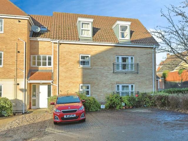 Flat for sale in East Bank, Norfolk