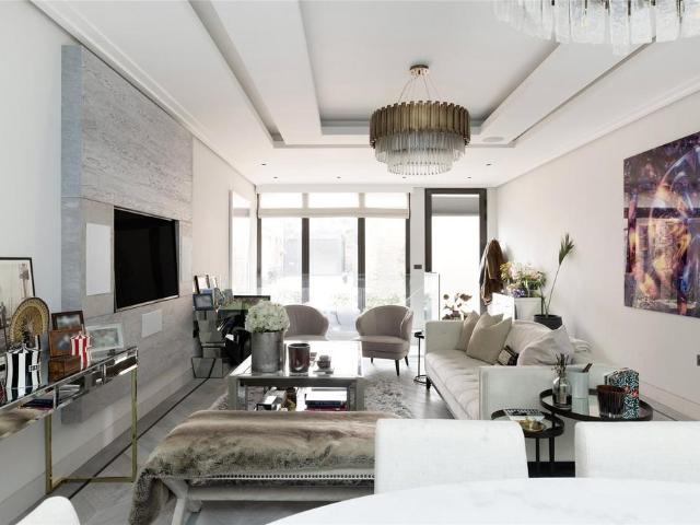 Flat for sale in Notting Hill, Greater London