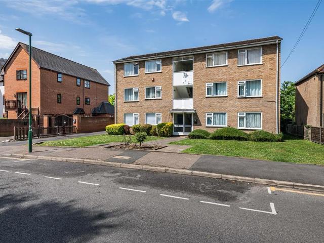 Flat for sale in Greater London