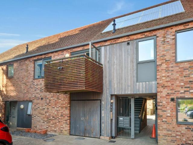 Flat for sale in Pleasant Valley, Duton Hill