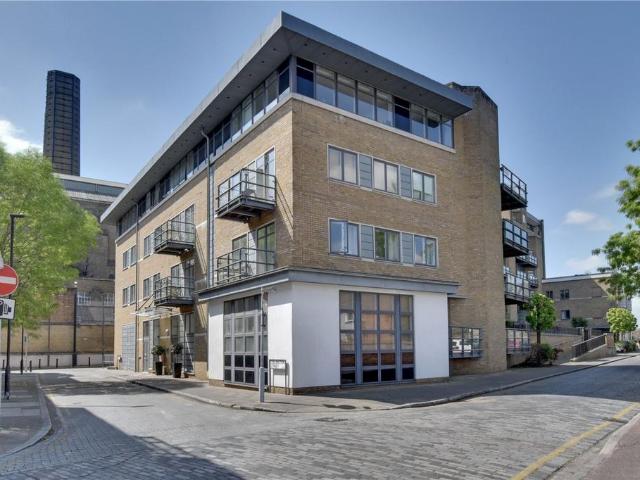 Flat for sale in East Greenwich, Greater London