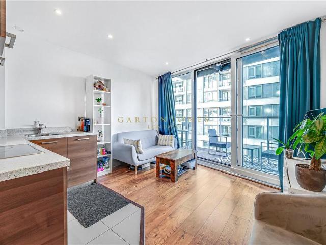 Flat for sale in Greater London