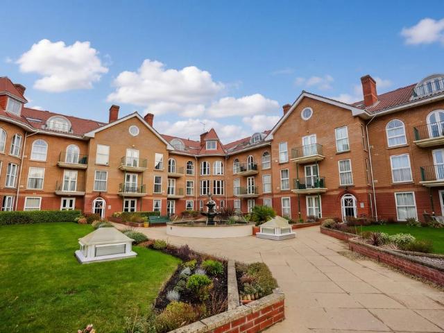 Flat for sale in Comers, Norfolk