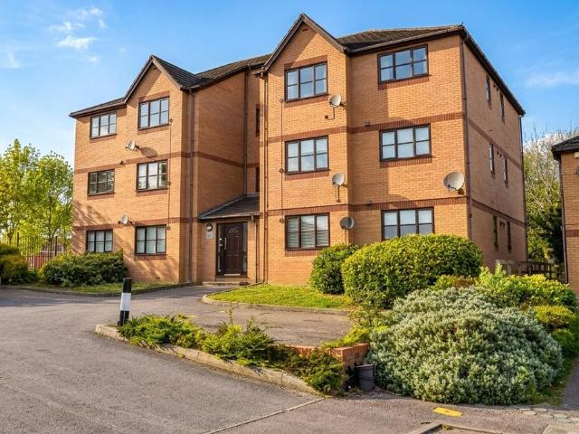 Flat for sale in Shenley Brook End, Milton Keynes