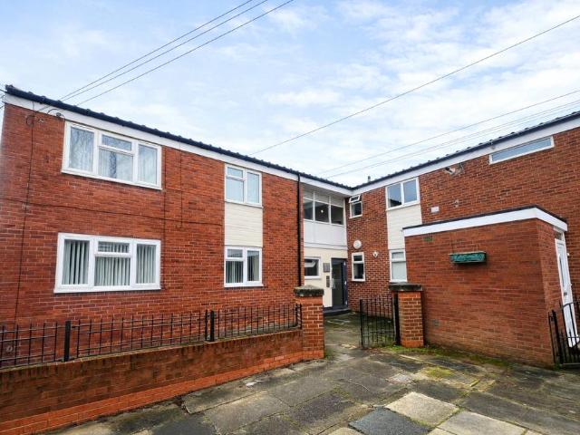 Flat for sale in Knotty Ash, Calderstones