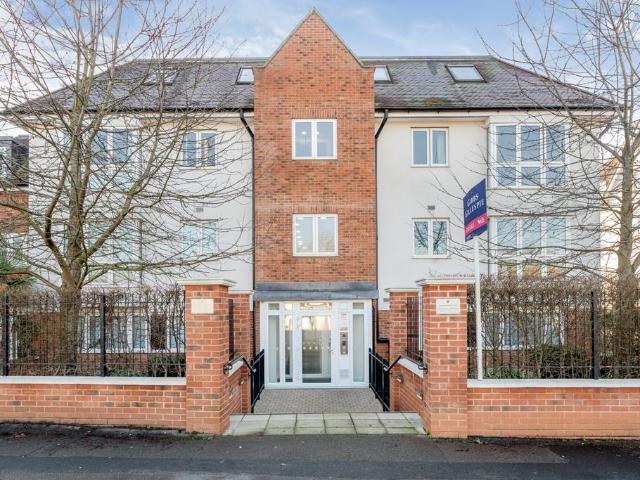 Flat for sale in Greater London