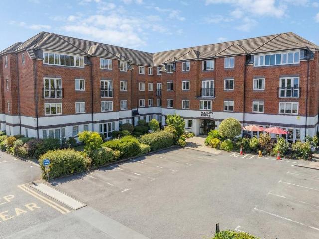 Flat for sale in King's Walden, Hertfordshire