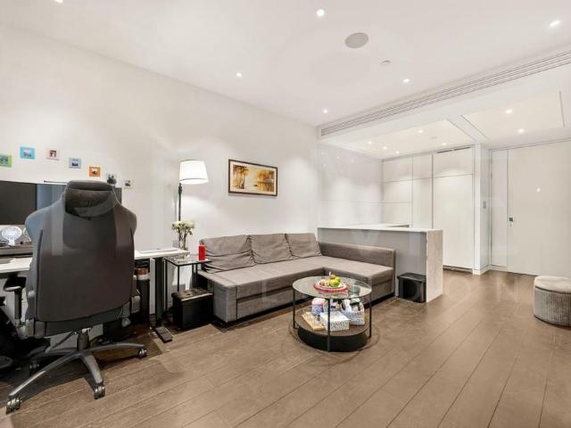 Flat for sale in Greater London