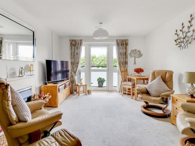 Flat for sale in Blendon, Greater London
