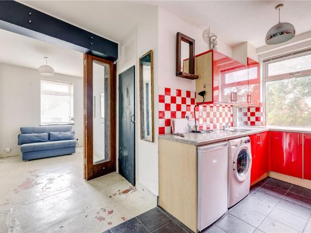 Flat for sale in London Borough of Hammersmith and Fulham, Greater London